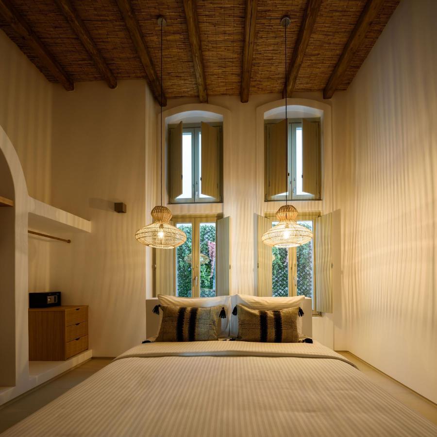 Este Luxury Suites Fira  Ngoại thất bức ảnh