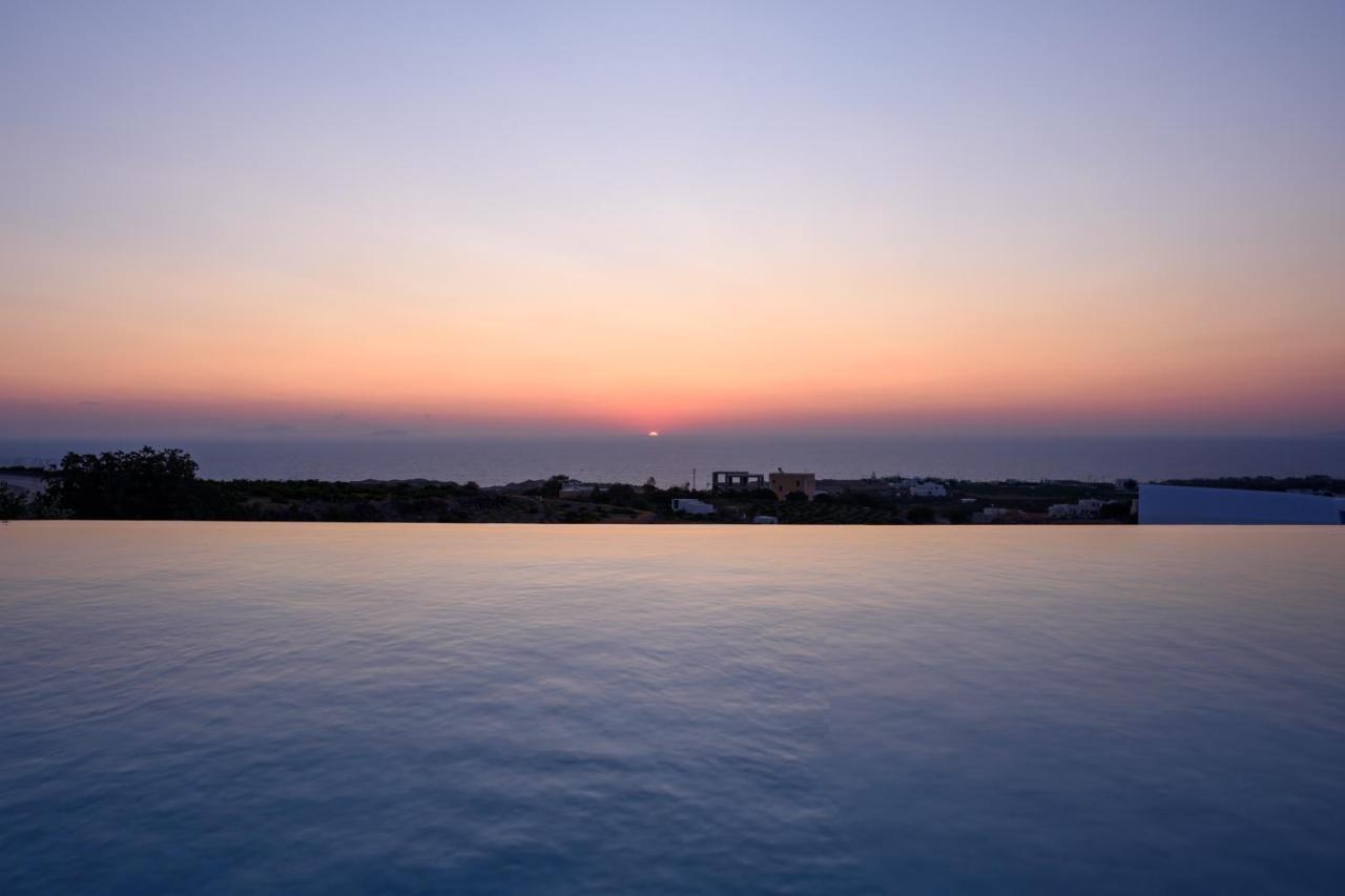 Este Luxury Suites Fira  Ngoại thất bức ảnh