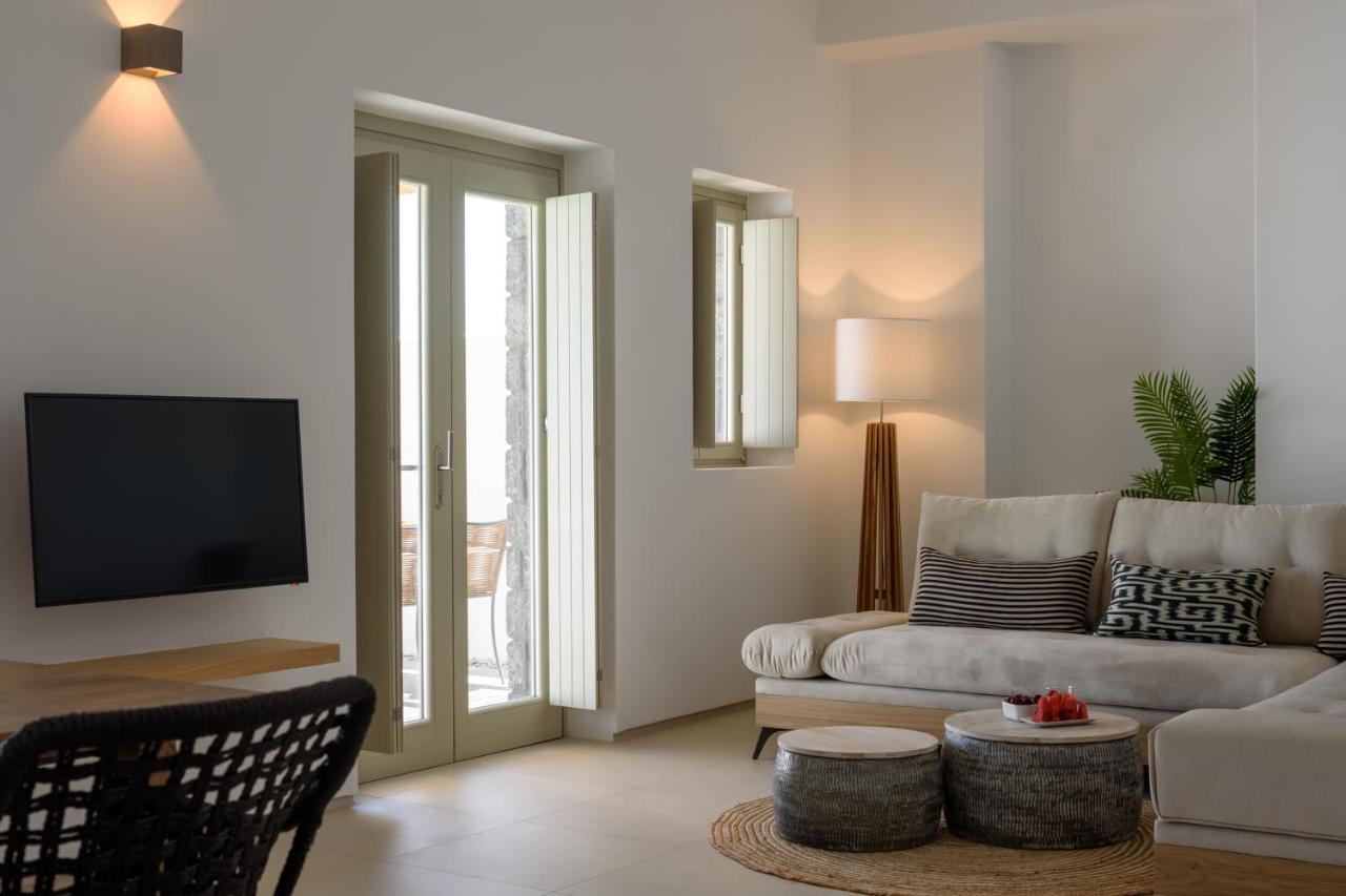 Este Luxury Suites Fira  Ngoại thất bức ảnh