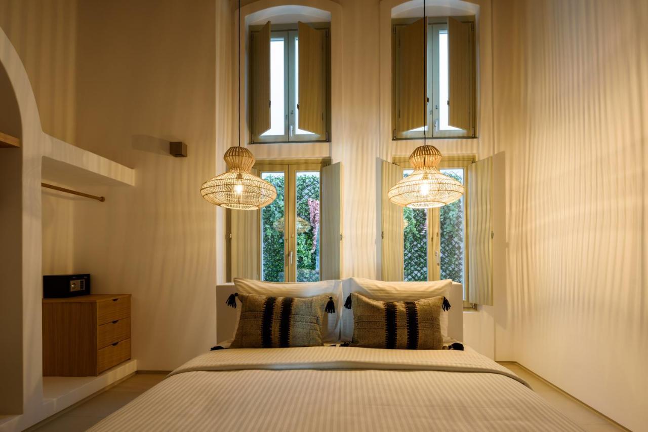 Este Luxury Suites Fira  Ngoại thất bức ảnh